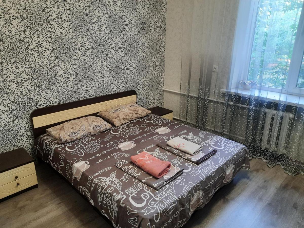 Apartment 2 Bed Rooms Near Aristokrat Zaporizhia Buitenkant foto