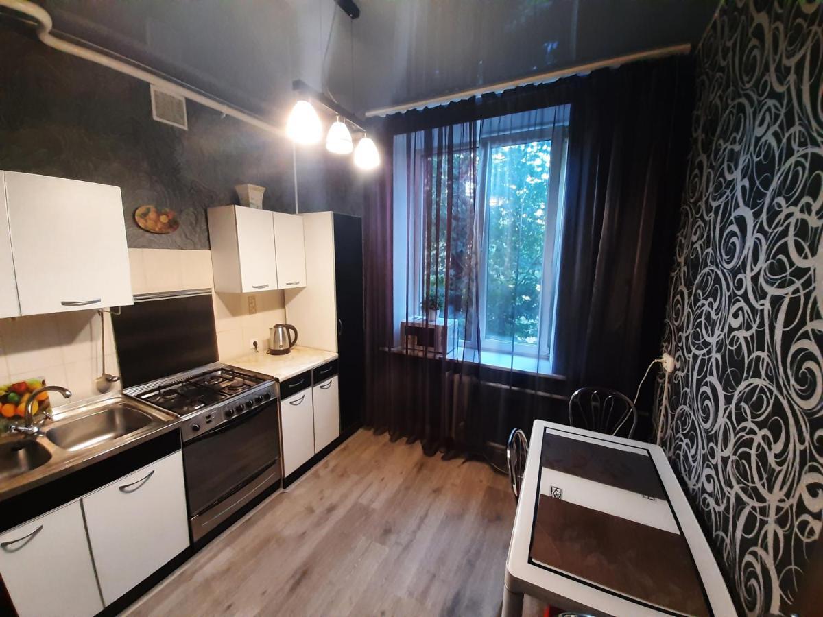 Apartment 2 Bed Rooms Near Aristokrat Zaporizhia Buitenkant foto
