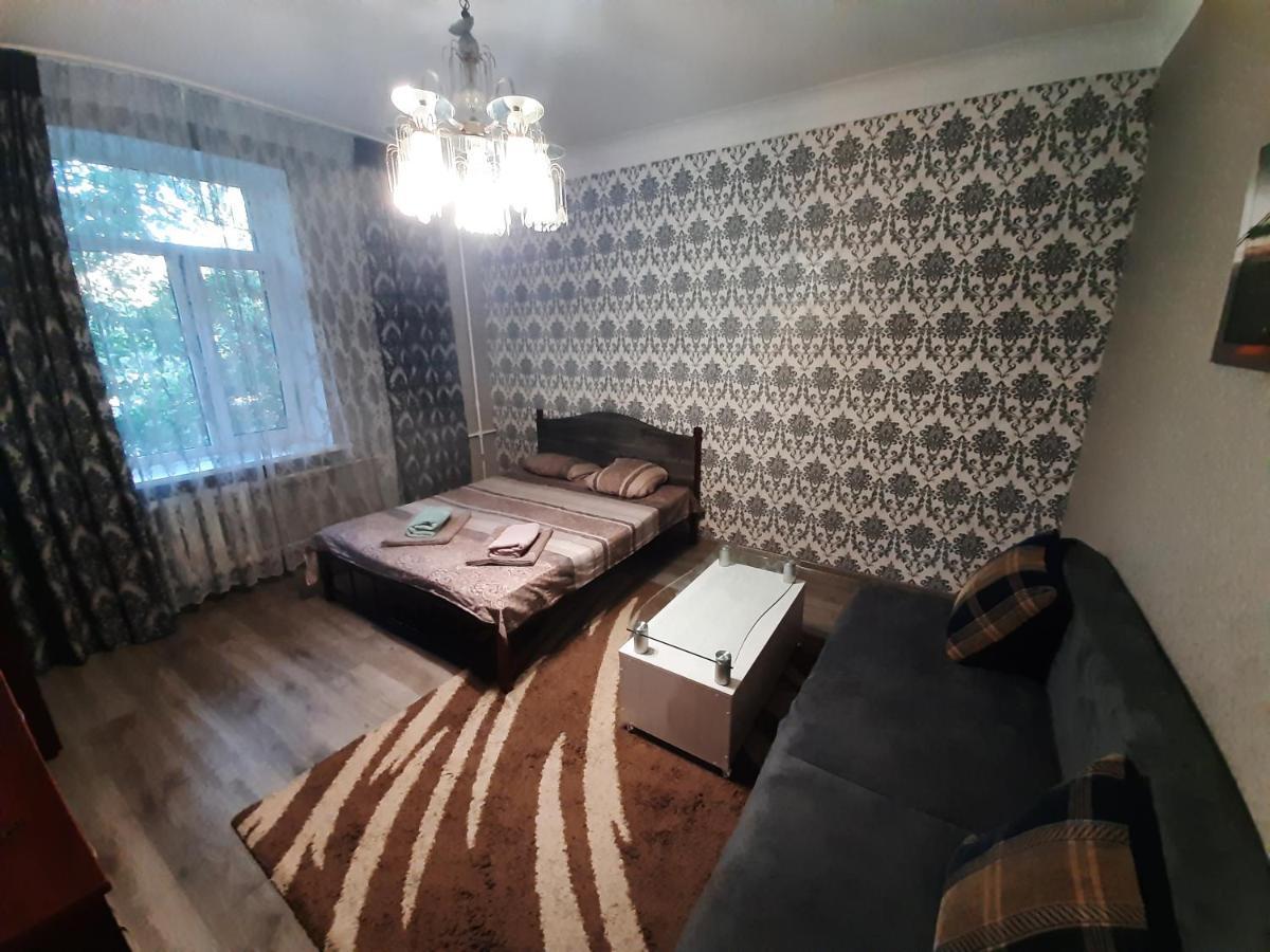 Apartment 2 Bed Rooms Near Aristokrat Zaporizhia Buitenkant foto