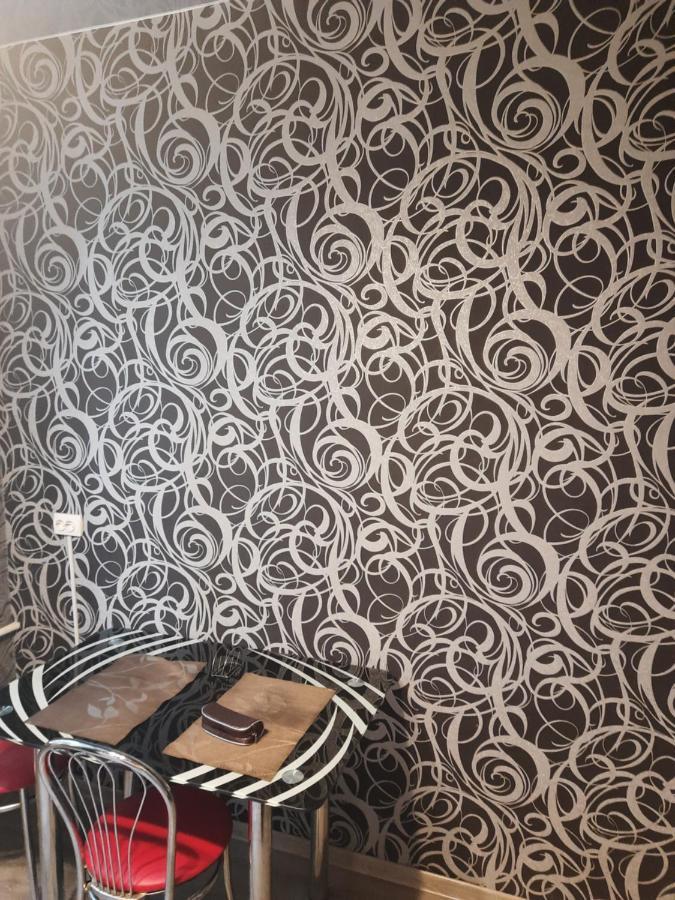 Apartment 2 Bed Rooms Near Aristokrat Zaporizhia Buitenkant foto