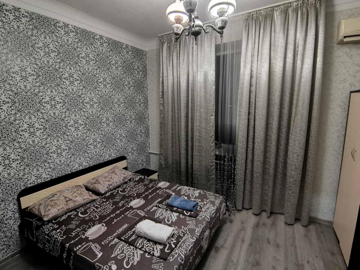 Apartment 2 Bed Rooms Near Aristokrat Zaporizhia Buitenkant foto